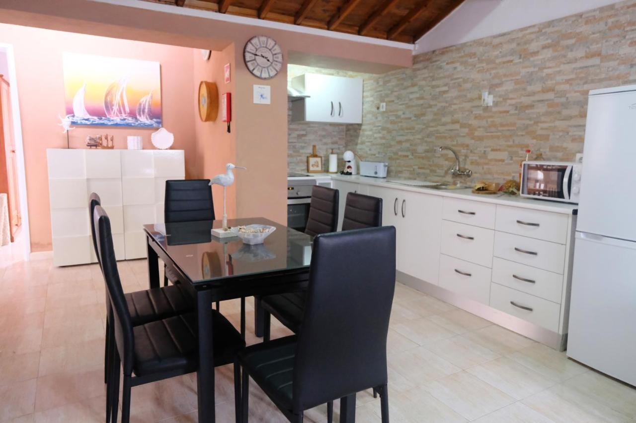 Magnolia - Casa Com Dois Quartos Junto Ao Mar - Renovada Em 2023 Mosteiros  Exteriér fotografie